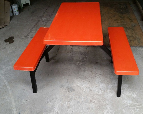 四（sì）人（rén）長條玻璃鋼餐桌 (2)